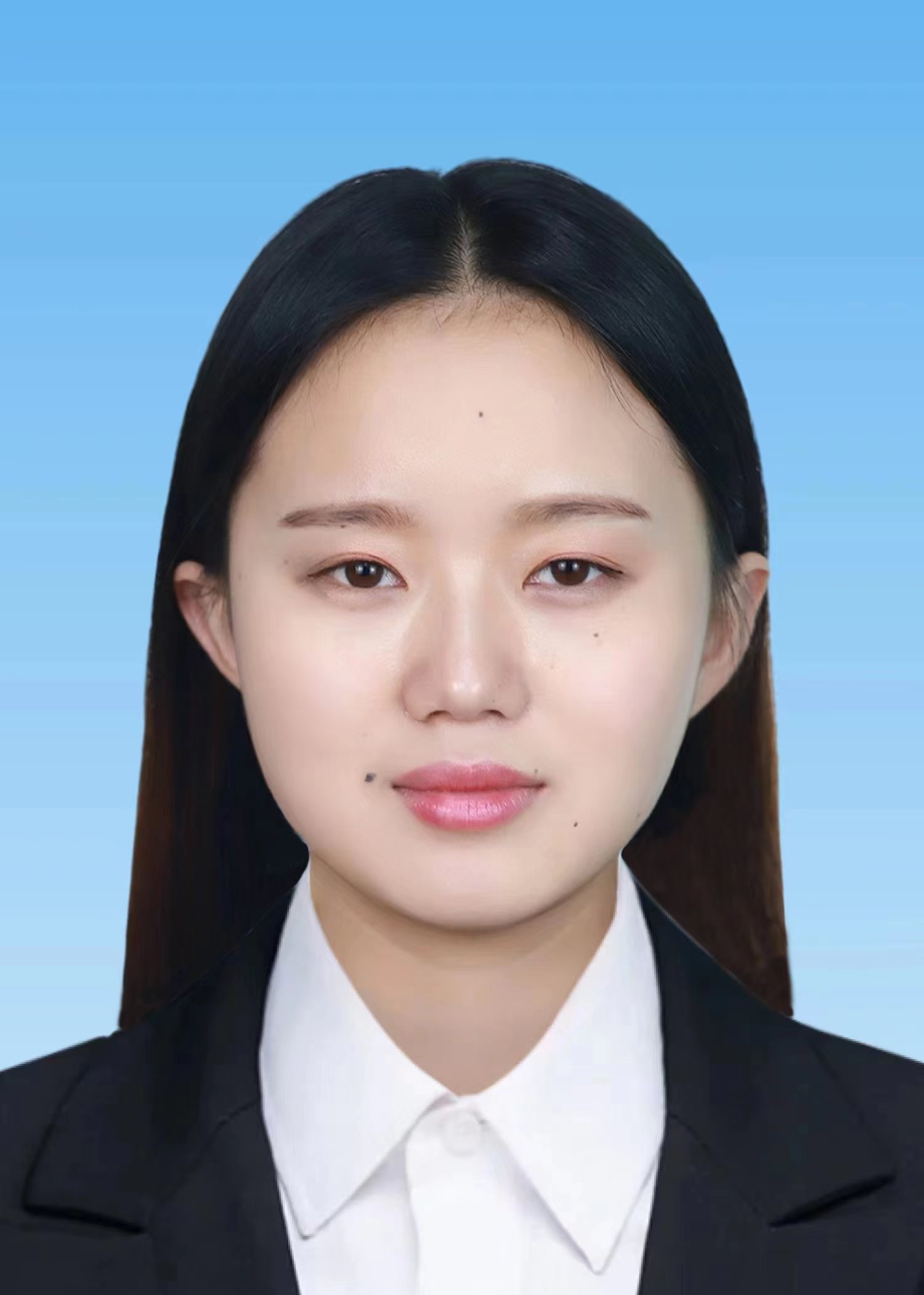 工作人员 刘媛.jpg