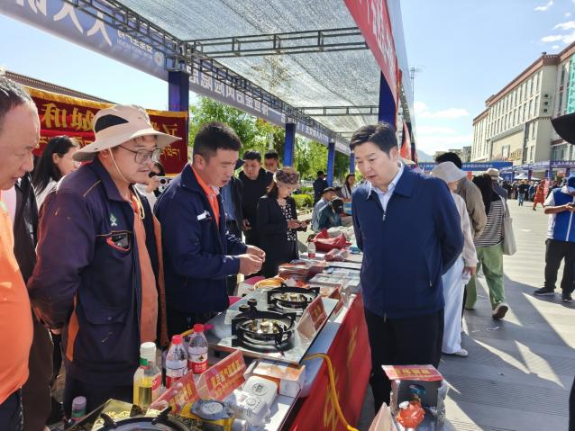区建筑业协会参与“6·16安全宣传咨询日”